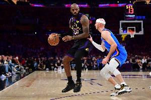 Windhorst：湖人明年无论如何都夺不了冠 还不如给詹姆斯一年高薪