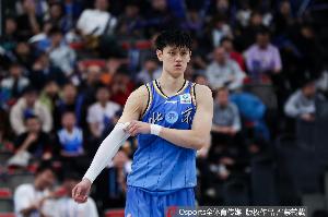 媒体人：北京全场被压制关键球能力差 曾凡博对比张镇麟相形见绌