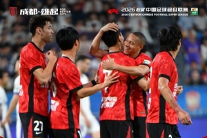 成都蓉城客场2-1天津津门虎，九连胜创队史连胜纪录+领跑积分榜