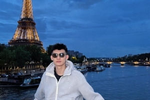 辽宁外援王岚嵚社媒晒照游巴黎：Paris is Paris
