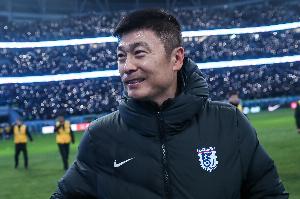李国旭：斯坦丘是一名非常职业的球员，因为女儿手术没来到深圳