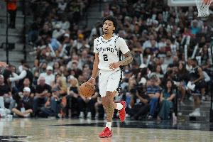 奉命于危难之间！哈珀抢下7断刷新队史纪录+24分11板6助仅1失误！