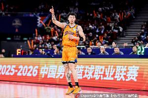 14分6板！媒体人：数据无法完全体现张镇麟的作用 尤其是在防守端