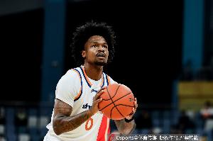 解说：今天的古德温简直无解 北京面对上海的压迫性防守打得糟糕