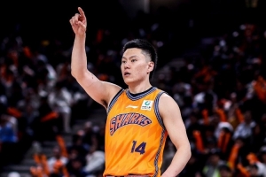 记者：李弘权和李添荣的那层窗户纸 终究要靠他们自己去捅破