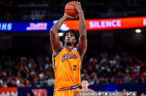 内线占绝对优势！怀特塞德半场6中5砍10分6板2帽&正负值+16