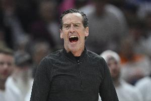 明显心态崩了！骑士整个加时赛仅得3分 被尼克斯轰出14-3