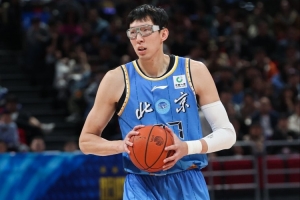 进攻端也需要做更多！周琦6中3拿到7分8板2断4帽