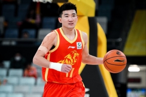 惨烈！媒体人盘点广厦深圳伤员：孙铭徽&李慕豪 两队合计5外援