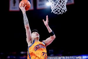 媒体人：张镇麟是当仁不让国产第一小前锋 希望把状态带到国家队