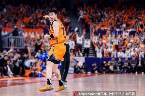 媒体人：张镇麟尽最大努力隐藏弱点放大优点 打出了高效率的表现