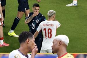 记者：巴拉圭足协已正式向FIFA投诉，质疑贝林捂嘴未染红双标
