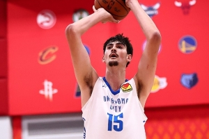 全能大个子！12号秀马拉6中6高效拿下14分7板6助 罚球5中1要练