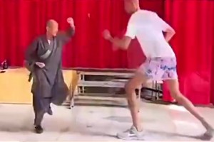 不吹不黑，文班比划的这几下少林功夫，什么水平